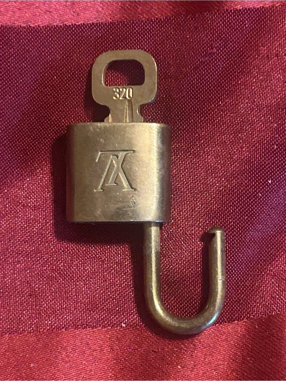 Louis Vuitton lv lock